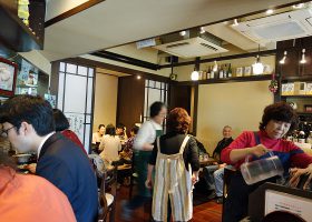 「ひまわり」店内