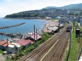 小樽から列車で3駅ほどの東小樽海水浴場