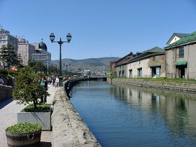 美しく整備された小樽の運河
