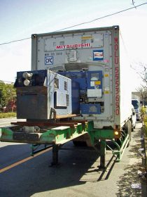 ディーゼル発電機とその牽引台車の付いたリーファー・コンテナ