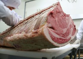 おいしい肉を作るには精肉～熟成に至る工程も重要な要素だ